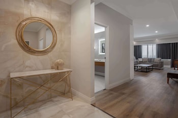 1 King Prime Minister Suite