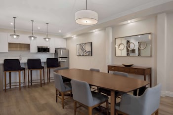 1 King Prime Minister Suite