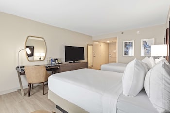 2 Double Beds Nonsmoking