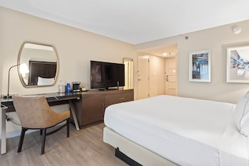 1 King Bed Nonsmoking