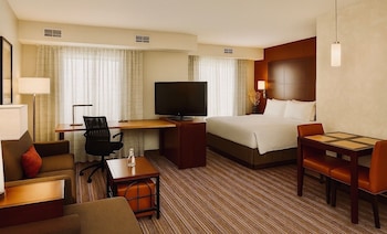 Suite, 1 King Bed with Sofa bed, Non Smoking