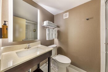 Standard Room, 2 Double Beds, Non Smoking, Refrigerator & Microwave