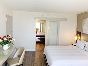Club Room, 2 Queen Beds