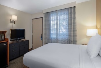 Standard Room, 1 Queen Bed, Non Smoking