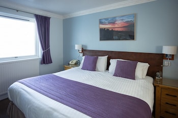 Standard Room, 1 King Bed, Non Smoking, Sea View
