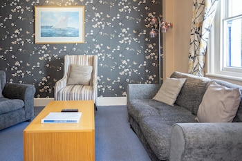 Suite,1 King Bed, Non Smoking, Sea View