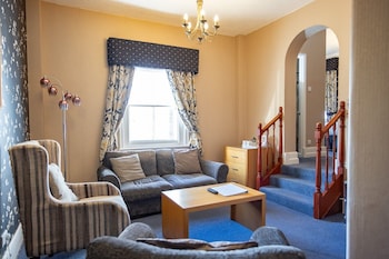 Suite,1 King Bed, Non Smoking, Sea View