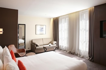 Junior Suite, 1 Queen Bed (Twin bed on request)