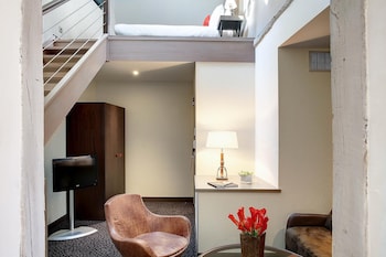 Suite, Multiple Beds, Bathtub (Separate Living Room)