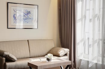 Junior Suite, 1 Queen Bed (Twin bed on request)