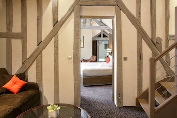 Suite, Multiple Beds, Bathtub (Separate Living Room)