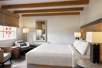 Suite, 3 Bedrooms, Fireplace