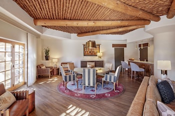 Suite, 1 Bedroom, Fireplace