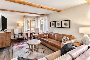 Suite, 1 Double Bed (Private Pool)