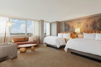 Traditional Room, 2 Queen Beds (Mobility Accessible, Roll-in Shower)