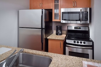 Suite, 1 Queen Bed with Sofa bed, Accessible (Mobility Roll in Shower One Bedroom)