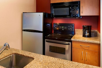 Suite, 1 Queen Bed with Sofa bed, Accessible (Mobility Tub One Bedroom)
