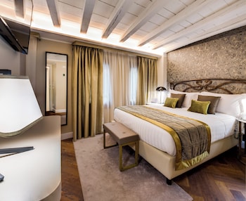 Superior Room, 1 Queen Bed, Non Smoking