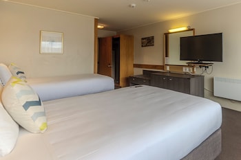 Superior Room (1 Double 1 Single)