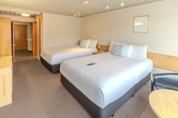 Standard Room, 2 Double Beds