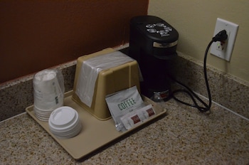 Basic Single Room, 1 King Bed, Non Smoking