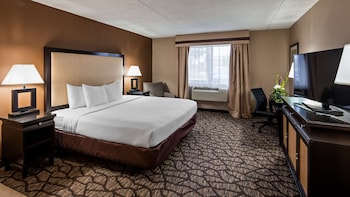 Suite, 1 King Bed, Non Smoking, Jetted Tub (1st Floor)