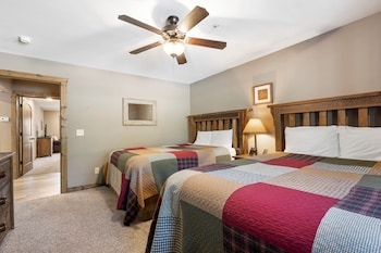 3-BD Lake View Condo - Walk-In Level - 1110