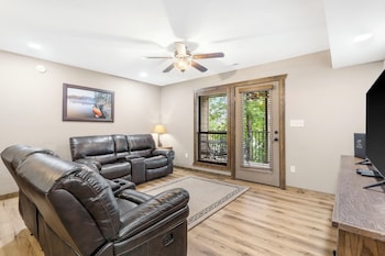 2-BD Waterfront Condo - Terrace Level - 504