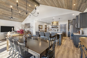 Indian Point - 4-Bedroom Lodge 188