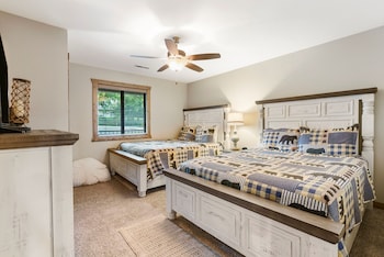 3-BD Lake View Condo W/ Loft - Penthouse Suite - 1209