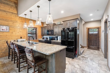 3-BD Cabin w/ Loft #25
