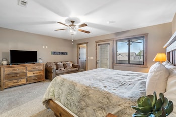 3-BD Condo - Terrace Level - 1102