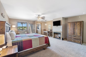 Studio Condo - Terrace Level - 1503A