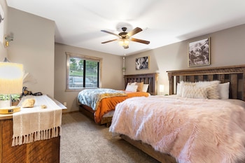 1-BD Lake View Condo - Walk-In Level - 1207