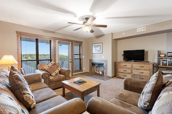 1-BD Lake View Condo - Walk-In Level - 1508
