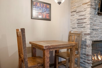 Studio Lake View Condo - Penthouse Suite - 1211