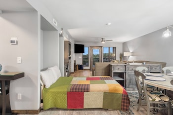 2 Bedroom Condo #1205