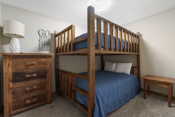 3-BD Lake View Condo - Walk-In Level - 1208