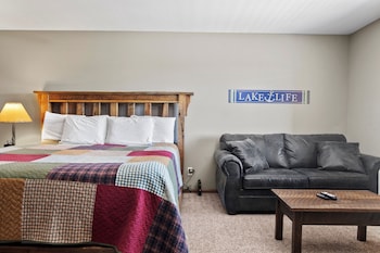 1-BD Lake View Condo - Walk-In Level - 1507B