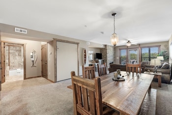 2-BD Condo - Terrace Level - 1201