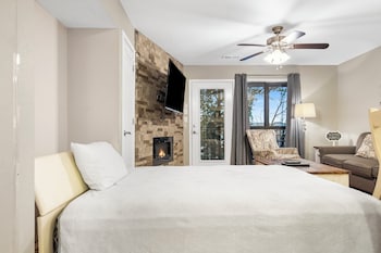 2 Bedroom Waterfront Condo #603