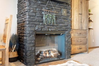 Studio Lake View Condo - Walk-In Level - 1207