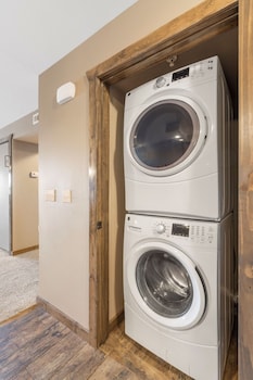 Condo, 1 Bedroom (#1104B)
