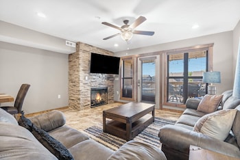 3 Bedroom Condo #1103