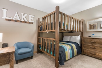 3-BD Lake View Condo - Walk-In Level - 1112