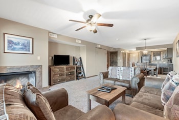 2-BD Lake View Condo - Walk-In Level - 1206