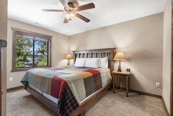 2-BD Waterfront Condo - Terrace Level - 504