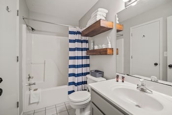 2 Bedroom Waterfront Condo #609