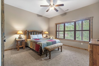 3-BD Cabin w/ Loft #25