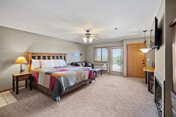 1-BD Lake View Condo - Walk-In Level - 1507B